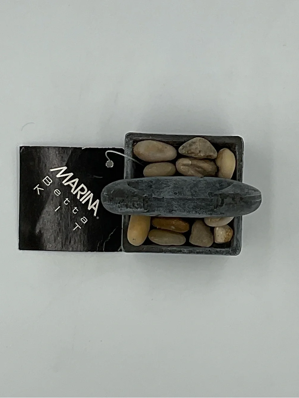 NWT Marina Betta Kit 2L Black Crescent Marble Mini Sculpture